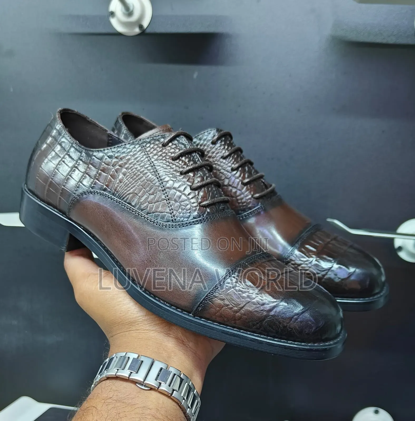 Clarks Laced Officials
