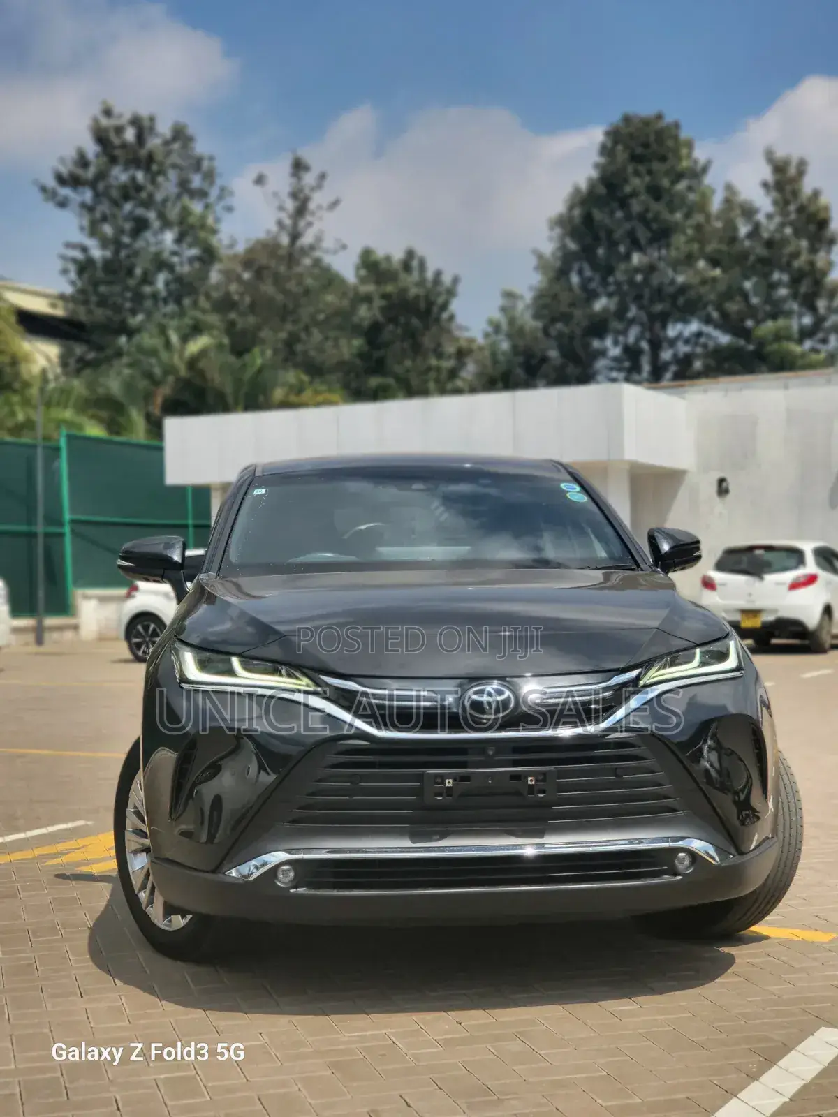 Toyota Harrier 2.0 2020 Black