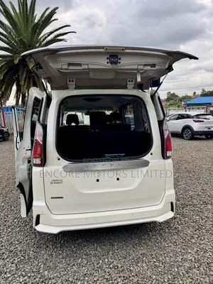 Nissan Serena 2019 White
