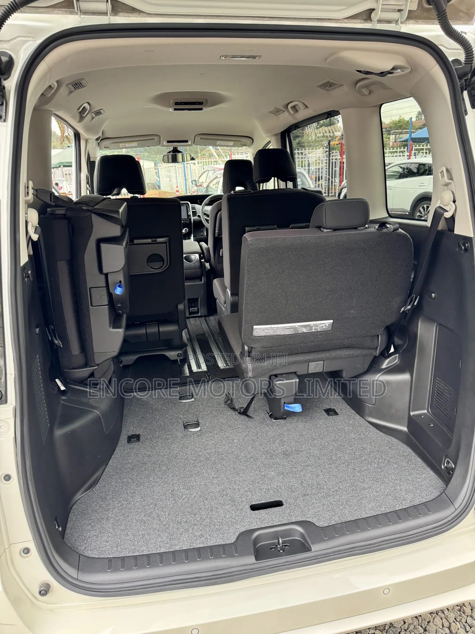 Nissan Serena 2019 White