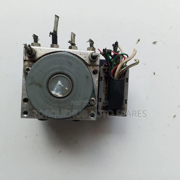Toyota Ist Abs Control Module - thumbnail 2