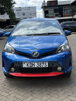 Toyota Vitz 1.3 AWD 5dr 2015 Blue