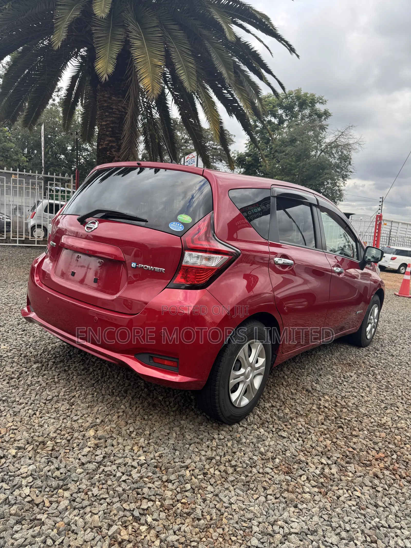 Nissan Note 1.2 Hybrid 2019 Red