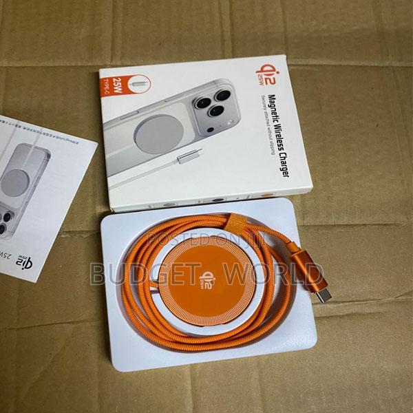 2. Qi2 25w Magnetic Wireless Charger – Fast Charging With Secure Magne