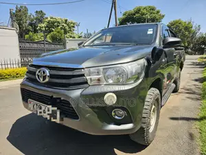 Toyota Hilux 2017 Gray