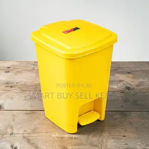 Hard Plastic 30l Step Pedal Waste Garbage Bin for Hospitals and Clinic