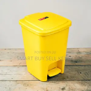 Easy to Use 30l Hard Plastic Step Pedal Waste Garbage Bin for Offices