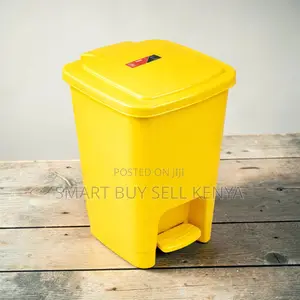 Restaurants and Clinics 30l Hard Plastic Step Pedal Waste Garbage Bin