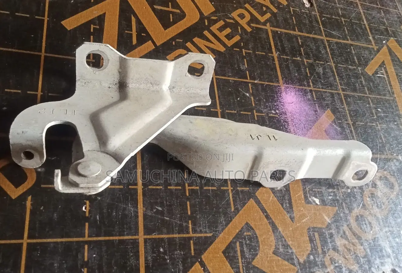 Bonnet Hinges Mitsubishi Mirage