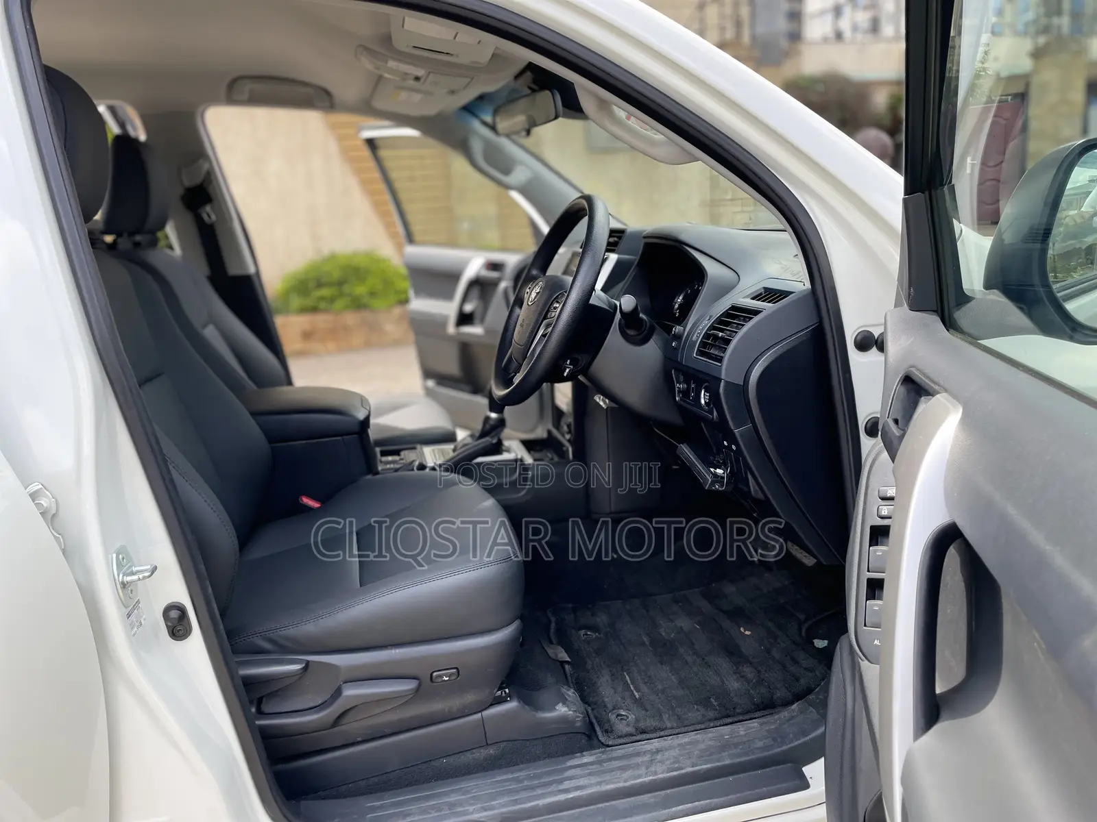 Toyota Land Cruiser Prado 2.7 2019 White