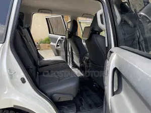 Toyota Land Cruiser Prado 2.7 2019 White