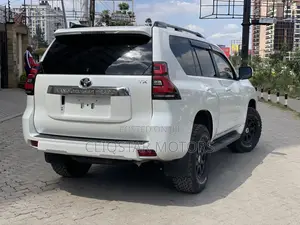 Toyota Land Cruiser Prado 2.7 2019 White