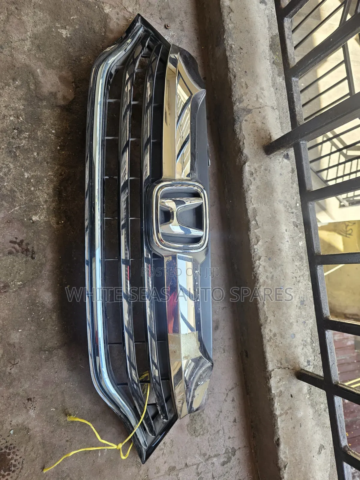 Honda Fit Shuttle Grill