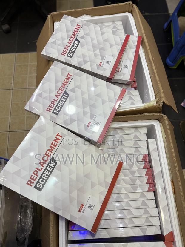 Macbook Screens Available
