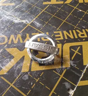 Labels Nissan
