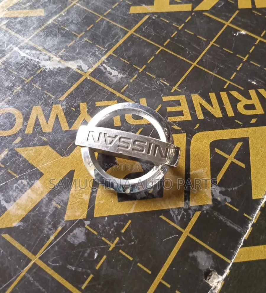 Labels Nissan