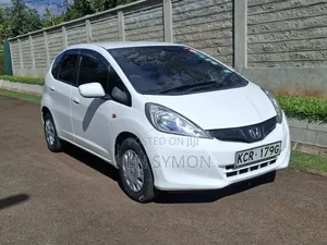 Honda Fit 2011 Pearl