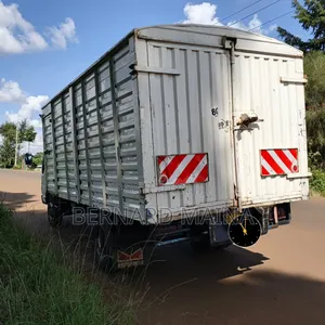 Isuzu NPR 2018 Model