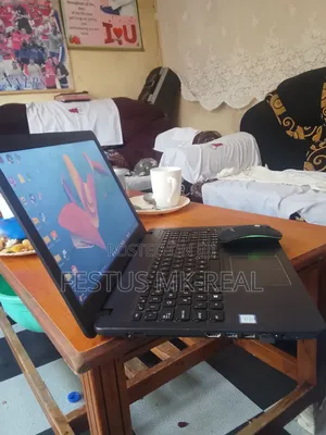Laptop Asus Vivobook E410M 8GB Intel Core 3 SSD 500GB