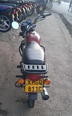 Bajaj Boxer 100 2025 Red