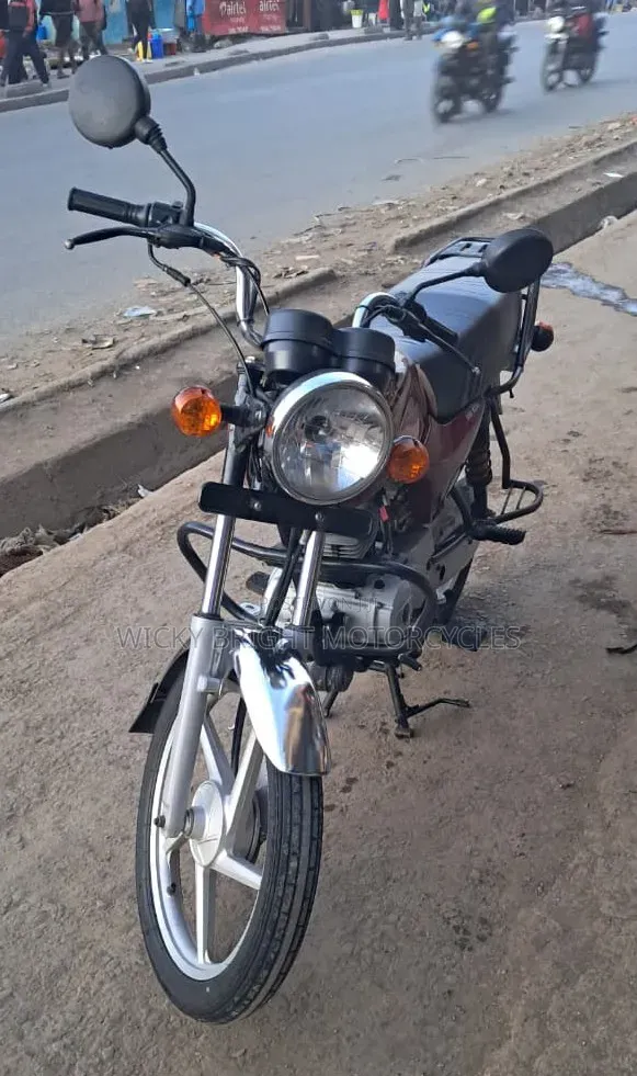 Bajaj Boxer 100 2025 Red