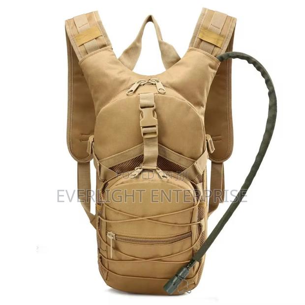 Tactical Hydration Camel Backpack With 3l Water Bladder - thumbnail 2