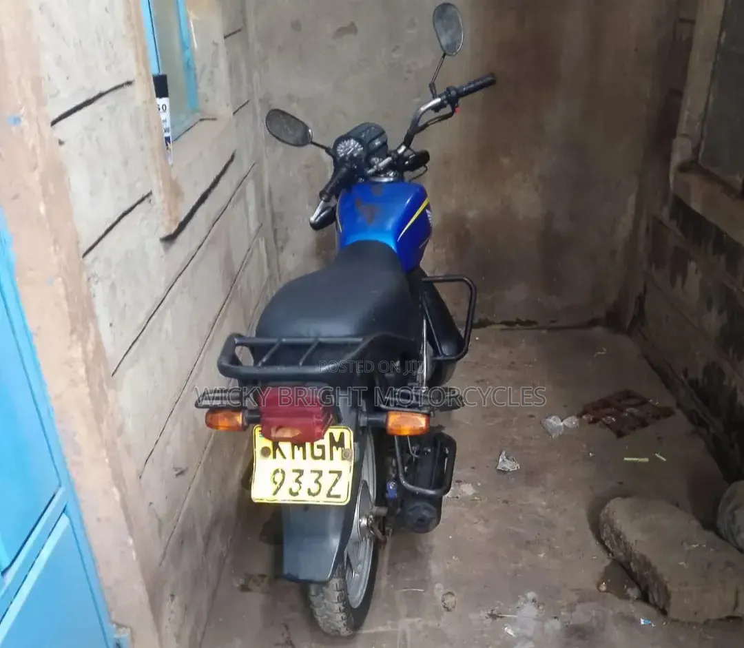 Honda CB 2024 Blue