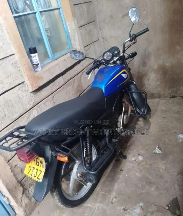 Honda CB 2024 Blue - thumbnail 2
