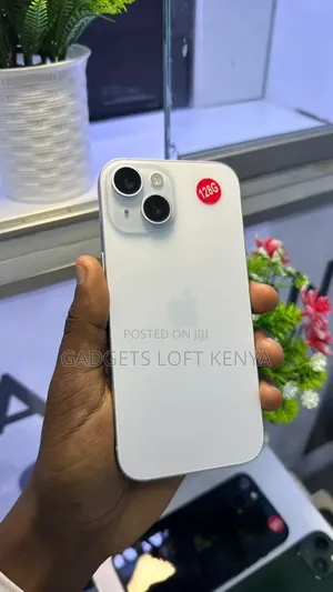 New Apple iPhone 15 128 GB White