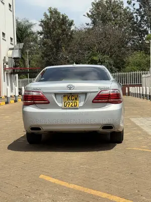 Toyota Crown 2012 Silver