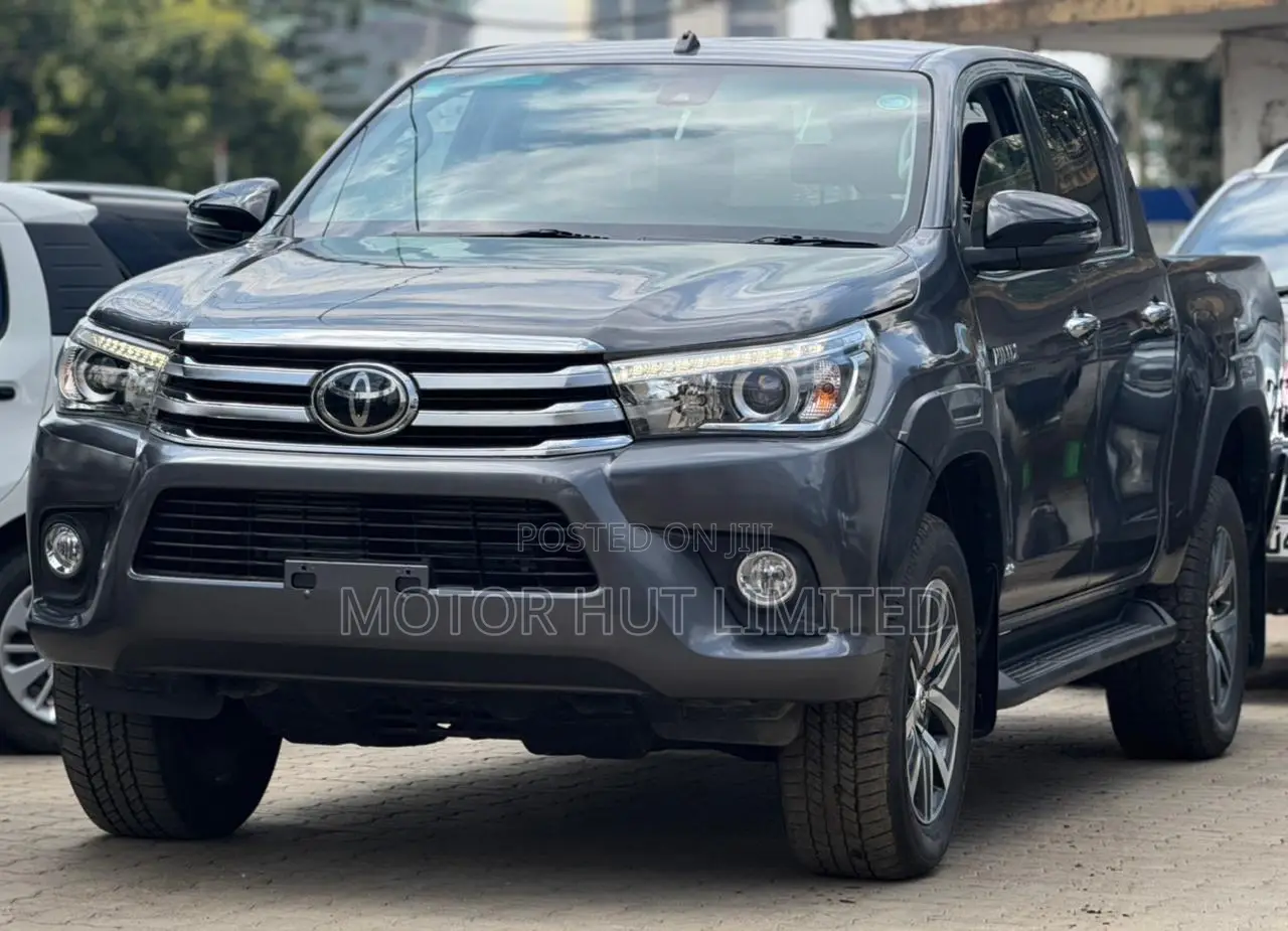 Toyota Hilux Revo Double Cab Deisel 2.4 AWD 2019 Gray