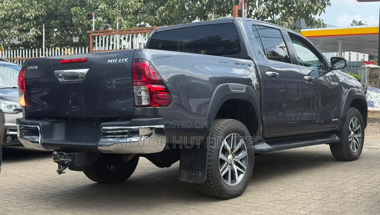 Toyota Hilux Revo Double Cab Deisel 2.4 AWD 2019 Gray