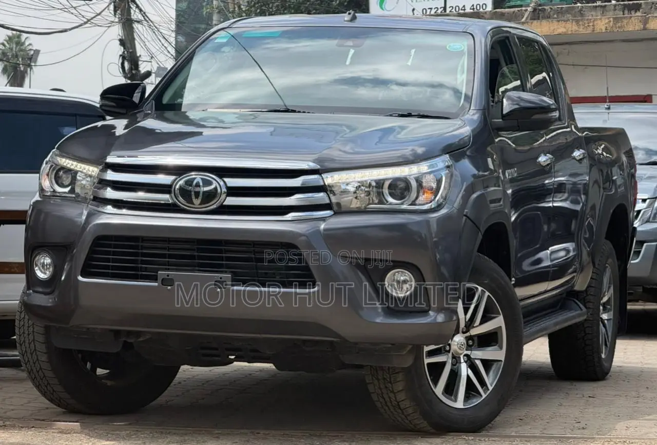 Toyota Hilux Revo Double Cab Deisel 2.4 AWD 2019 Gray