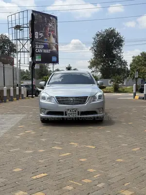 Toyota Crown 2012 Silver