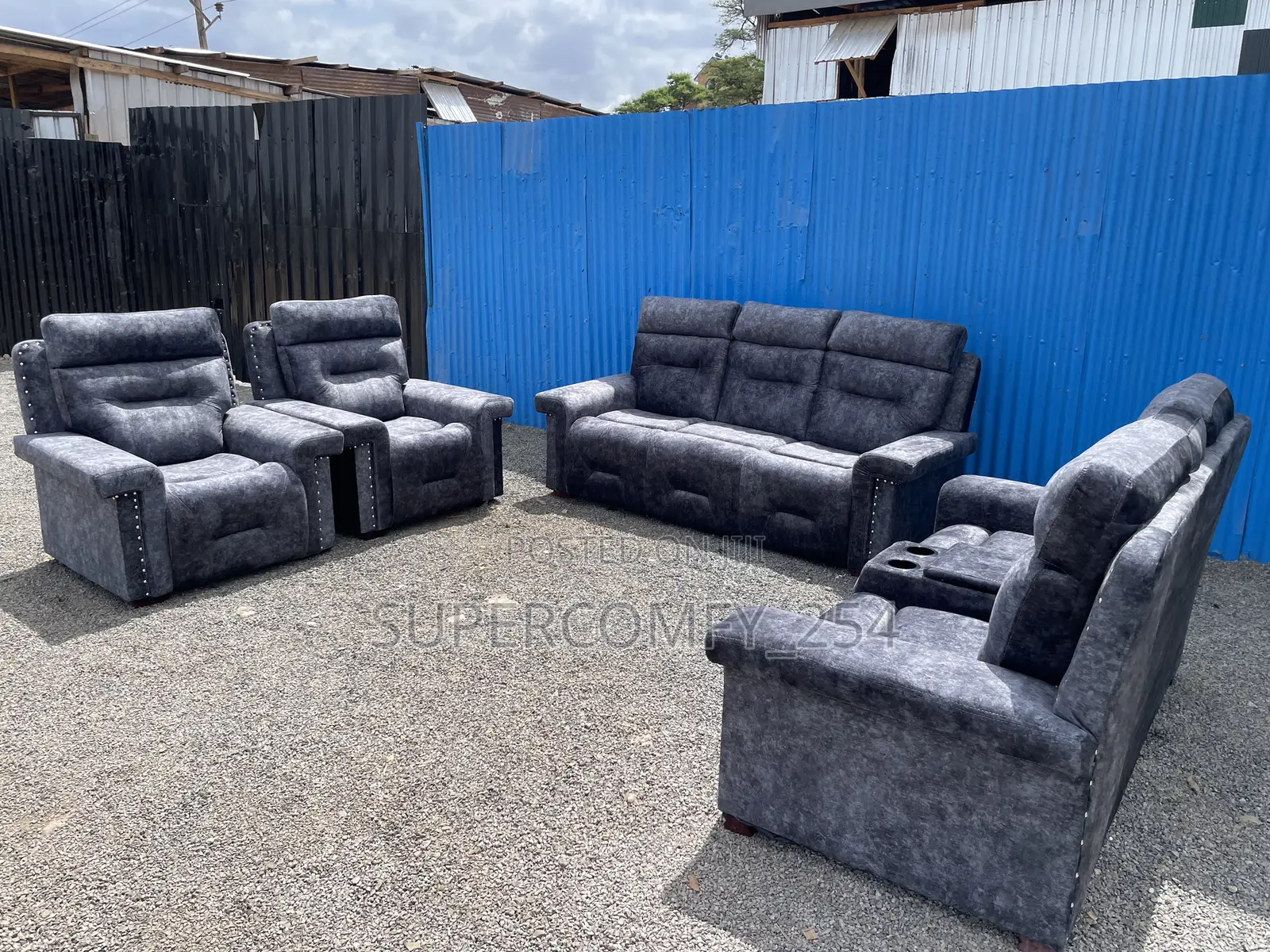 Cozy Semi ~ Recliners
