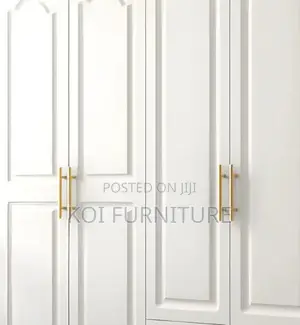 Bedroom Three Doors Storage Warddrobre