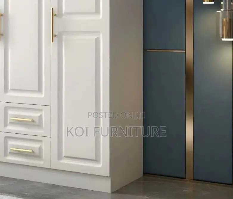 Bedroom Three Doors Storage Warddrobre