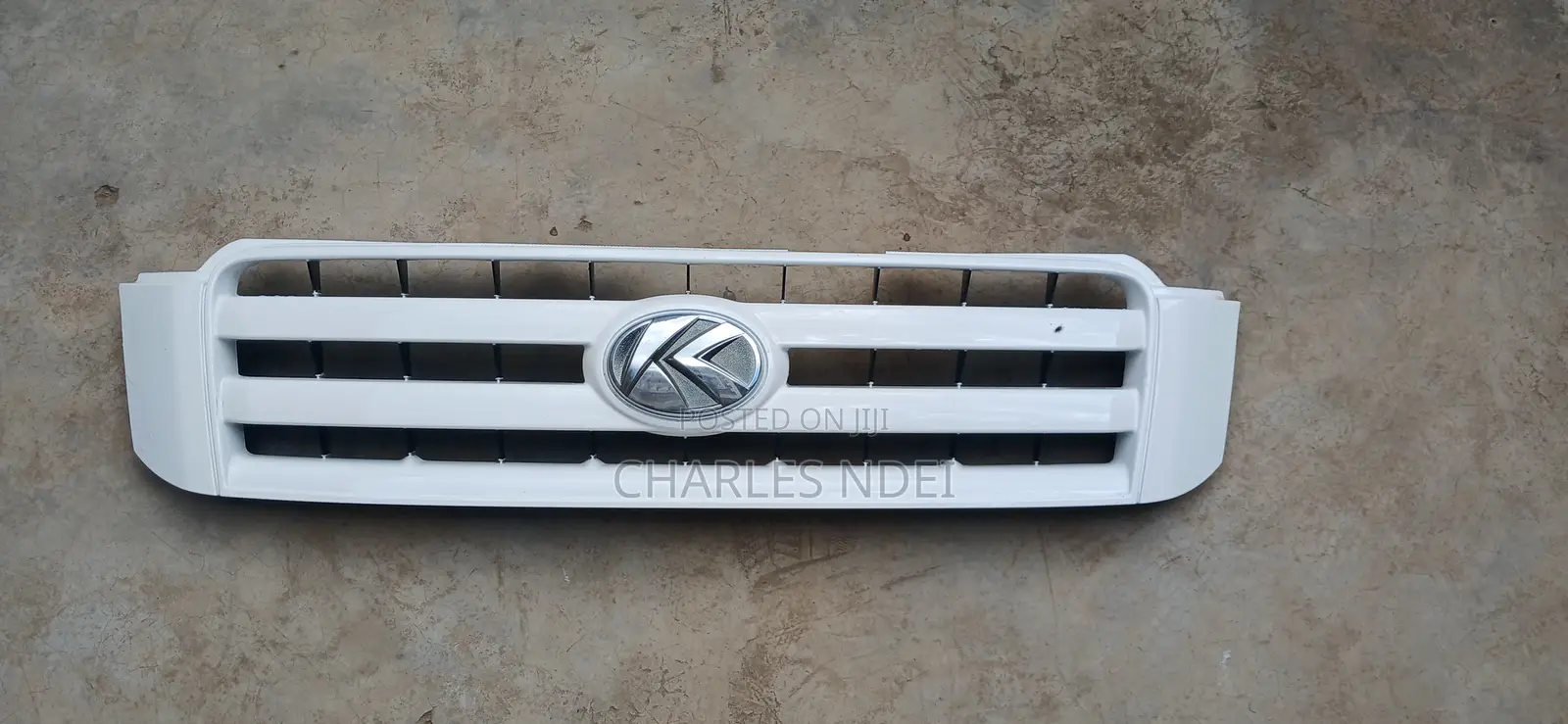 Toyota Kluger Grill
