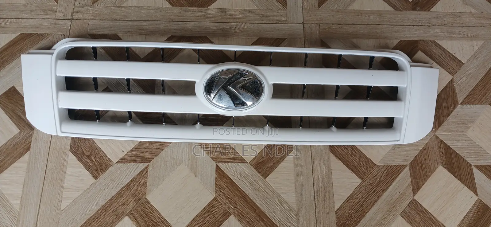 Toyota Kluger Grill