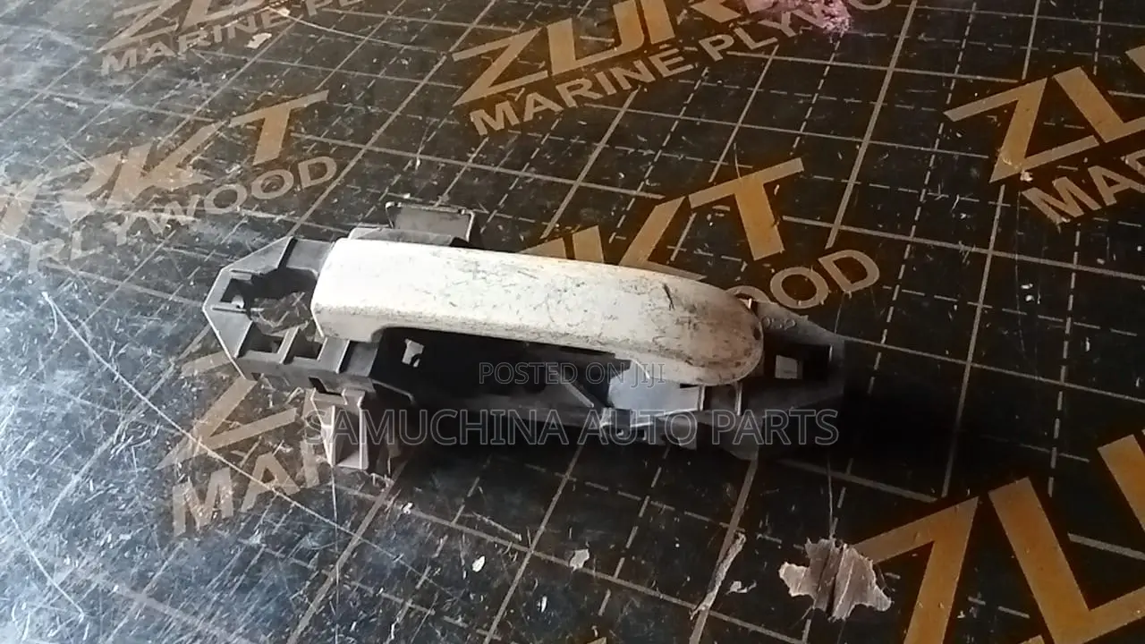 Outer Door Handle Nissan Tiida {Rhs} Without Key Lock