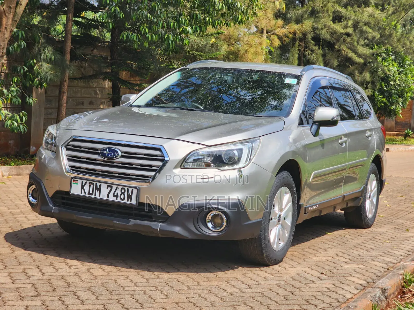 Subaru Outback 2017 Gold