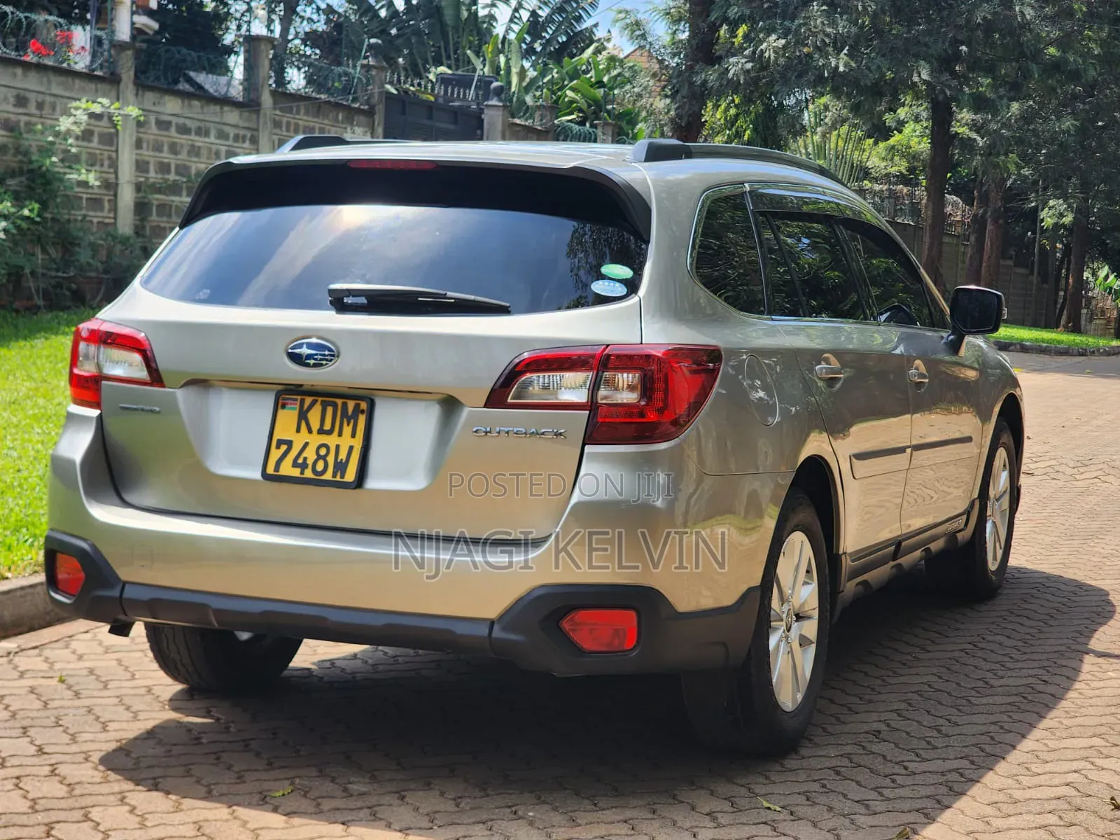 Subaru Outback 2017 Gold