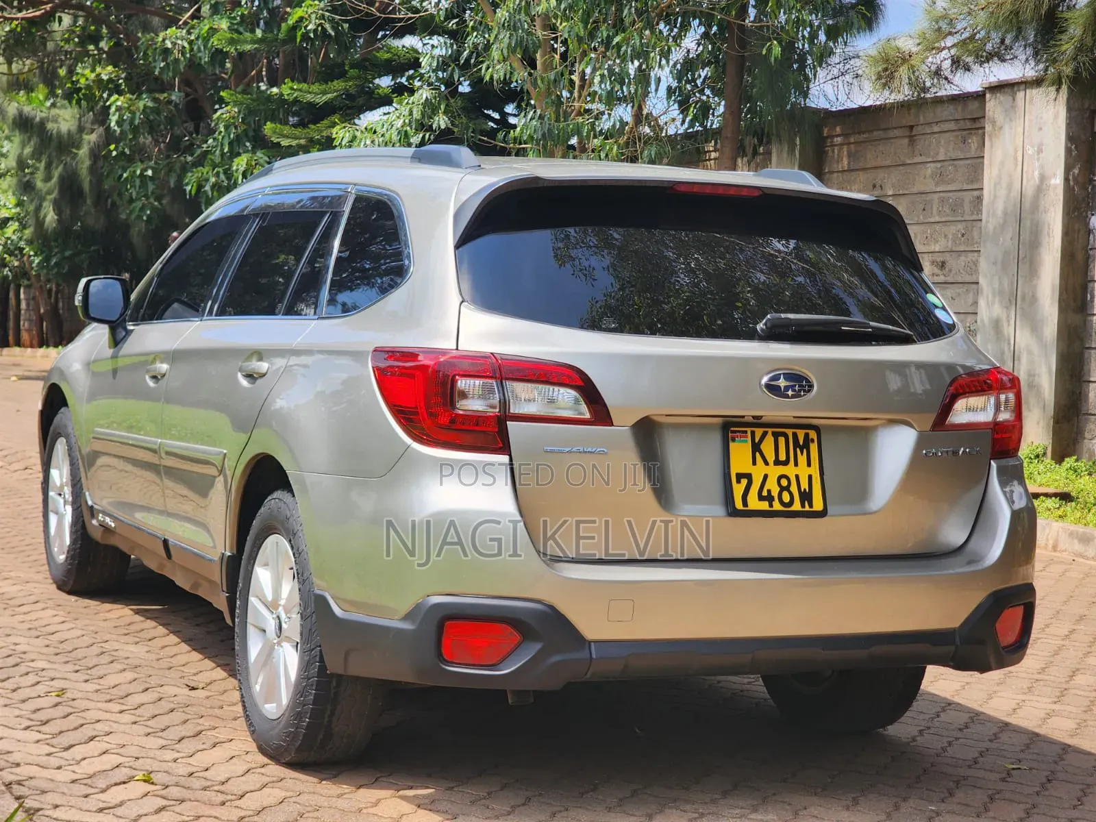 Subaru Outback 2017 Gold