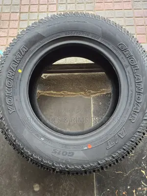 205 /70 R15 Yokohama Tires (All Terrein) Thailand