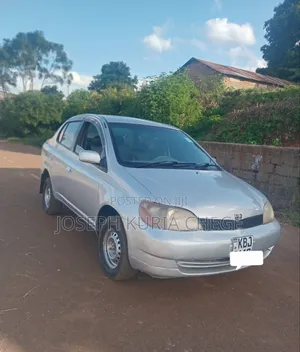 Toyota Platz 2002 Silver