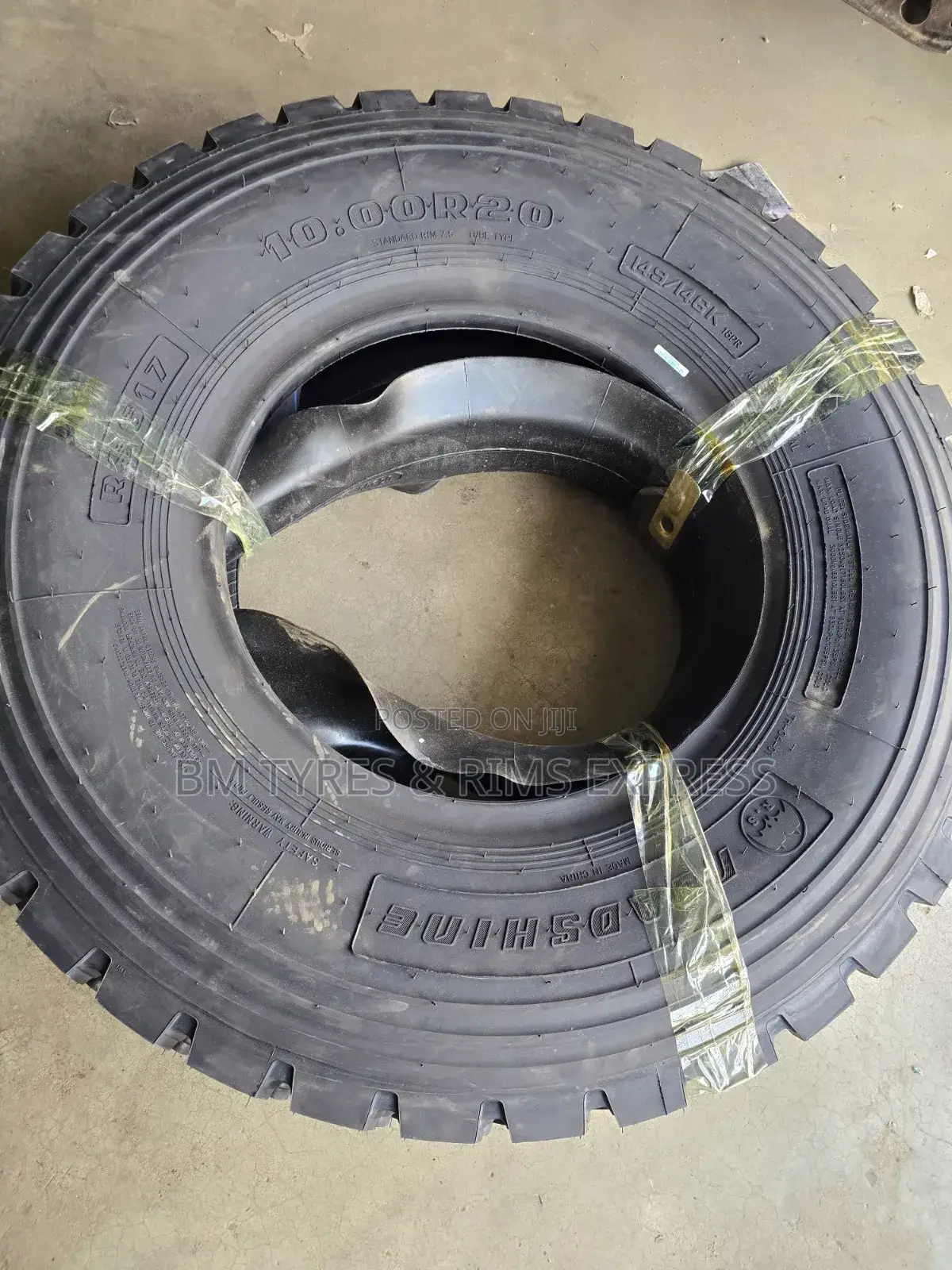 1000r20 Roadshine Tires (Diff)