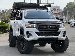 Toyota Hilux 2020 White