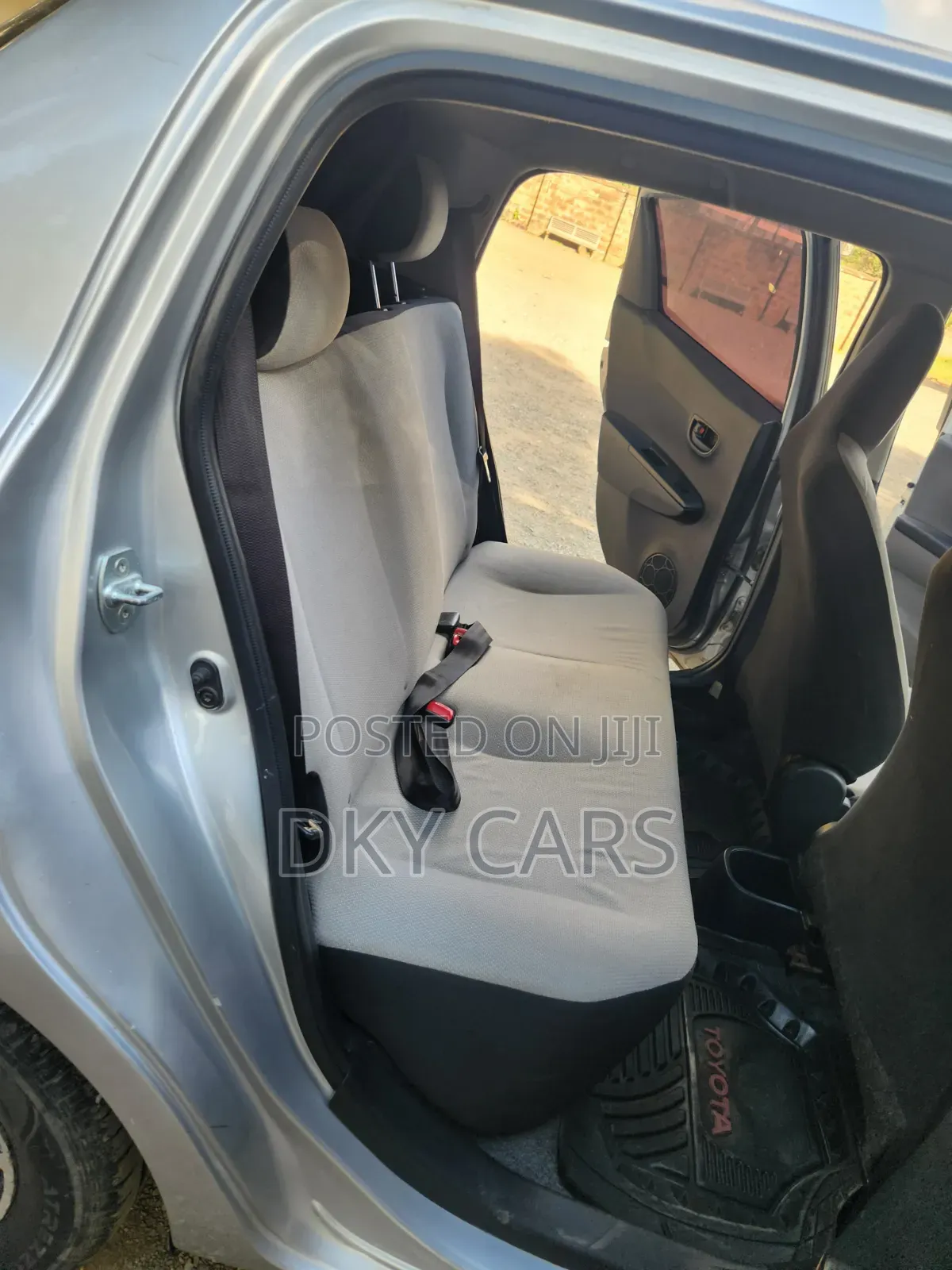 Toyota Vitz 2013