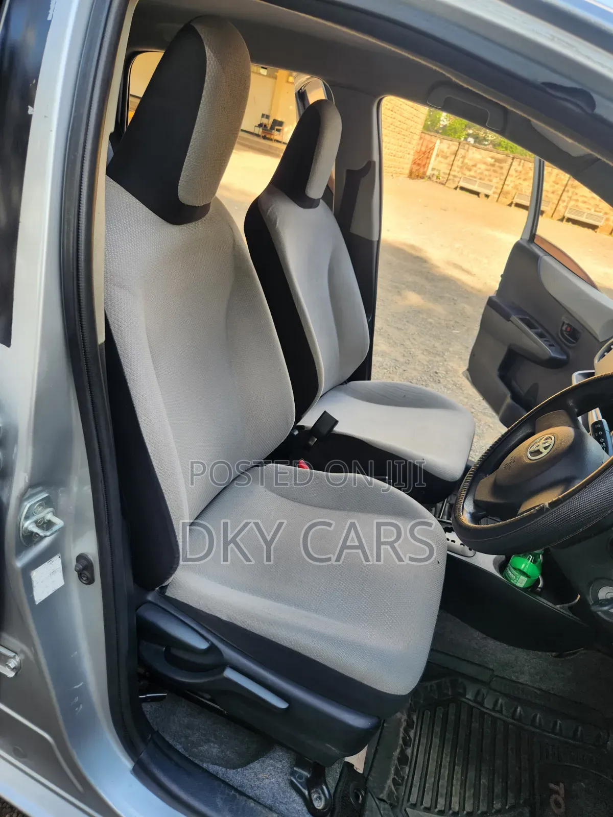 Toyota Vitz 2013