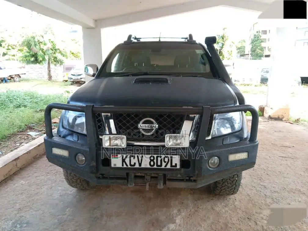 Nissan Navara 2.5 dCi 2012 Black